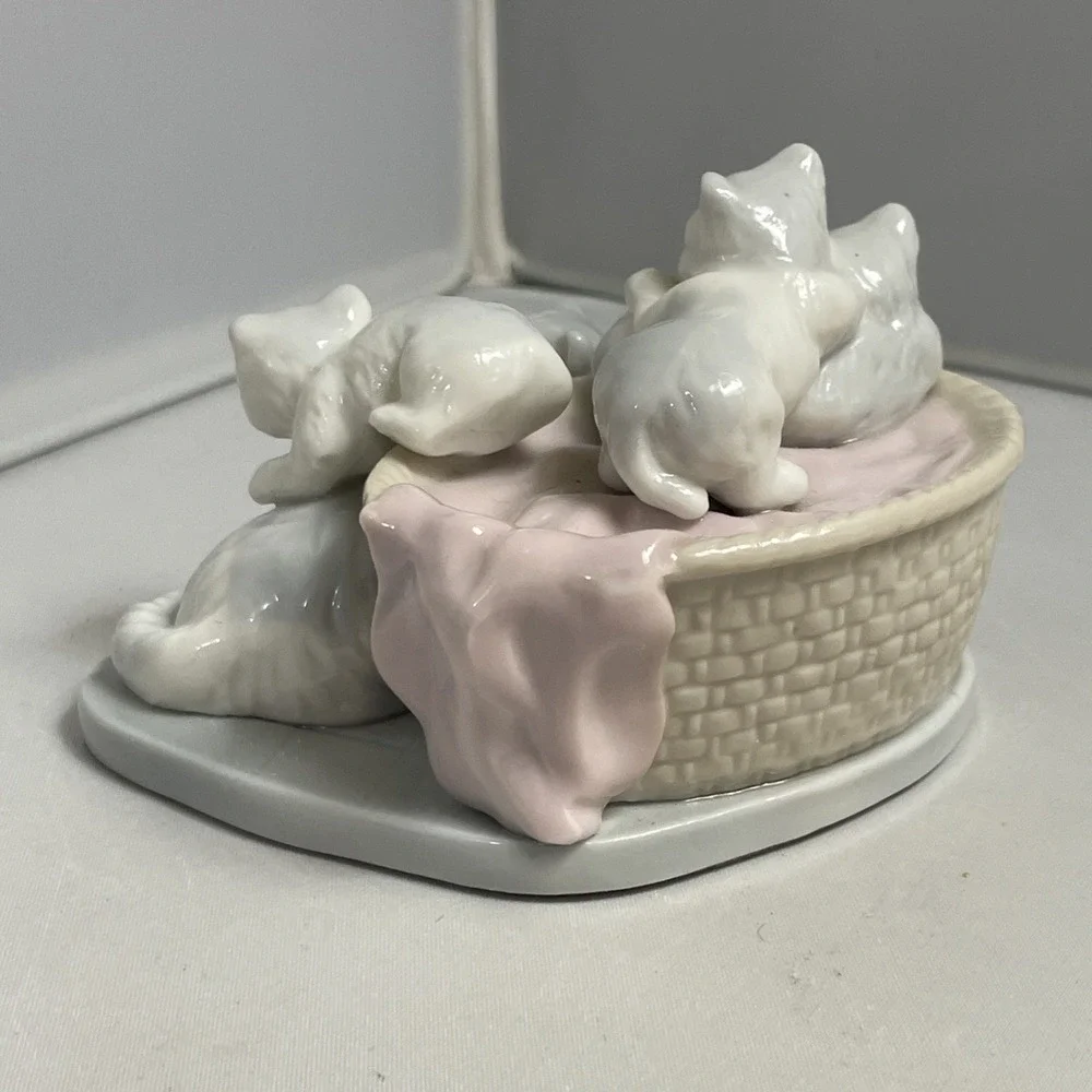 Vintage Cat & Kitten Figurine By Simson Taiwan Porcelain Play Time Grey Kitty